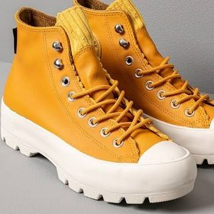 CONVERSE CHUCK TAYLOR PLATFORMS OWO